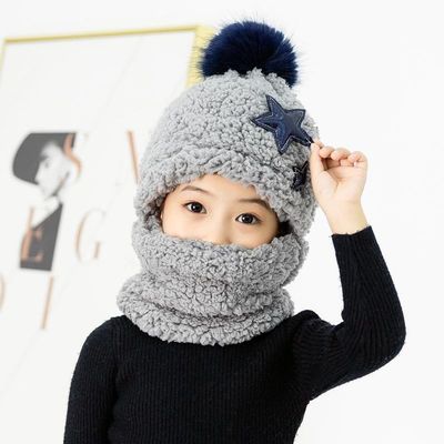 適用可能なシーン 秋と冬 かわいい子供 漫画 スカーフ帽子 家族の出張のために