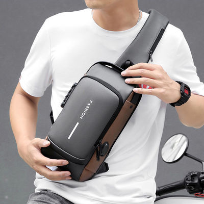2023 最新ファッション 男性用クロスボディスリングバッグ 水性デザインとカスタムロゴ