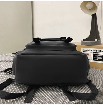 カスタマイズされたカラー 75L ラップトップ USB バックパック 学校バッグ 盗難防止 男性 バックパック