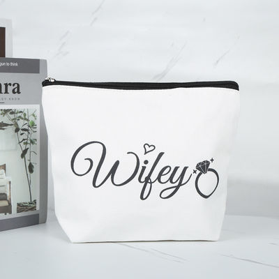 旅行 の メイク バッグ 移動 中 に 化粧品 を 整理 する ため の 完璧な 解決策