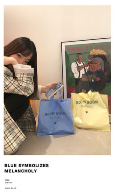 オーダーメイドロゴ 柔らかいループハンドル トート 服装のパッケージングのためのプラスチック袋