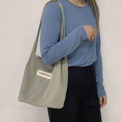 日本様式 ナイロン 防水 バッグ 女性用 シンプルで機能的な 買い物 仲間