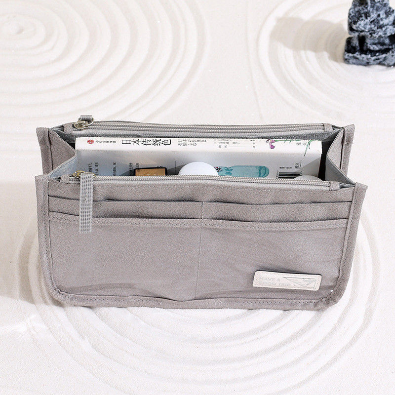移動中の化粧品 トイレットリーズの保管に最適